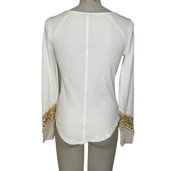 Waffle Knit White Long Sleeve Top With Boho Pattern On Sleeve - Picture 4 of 15